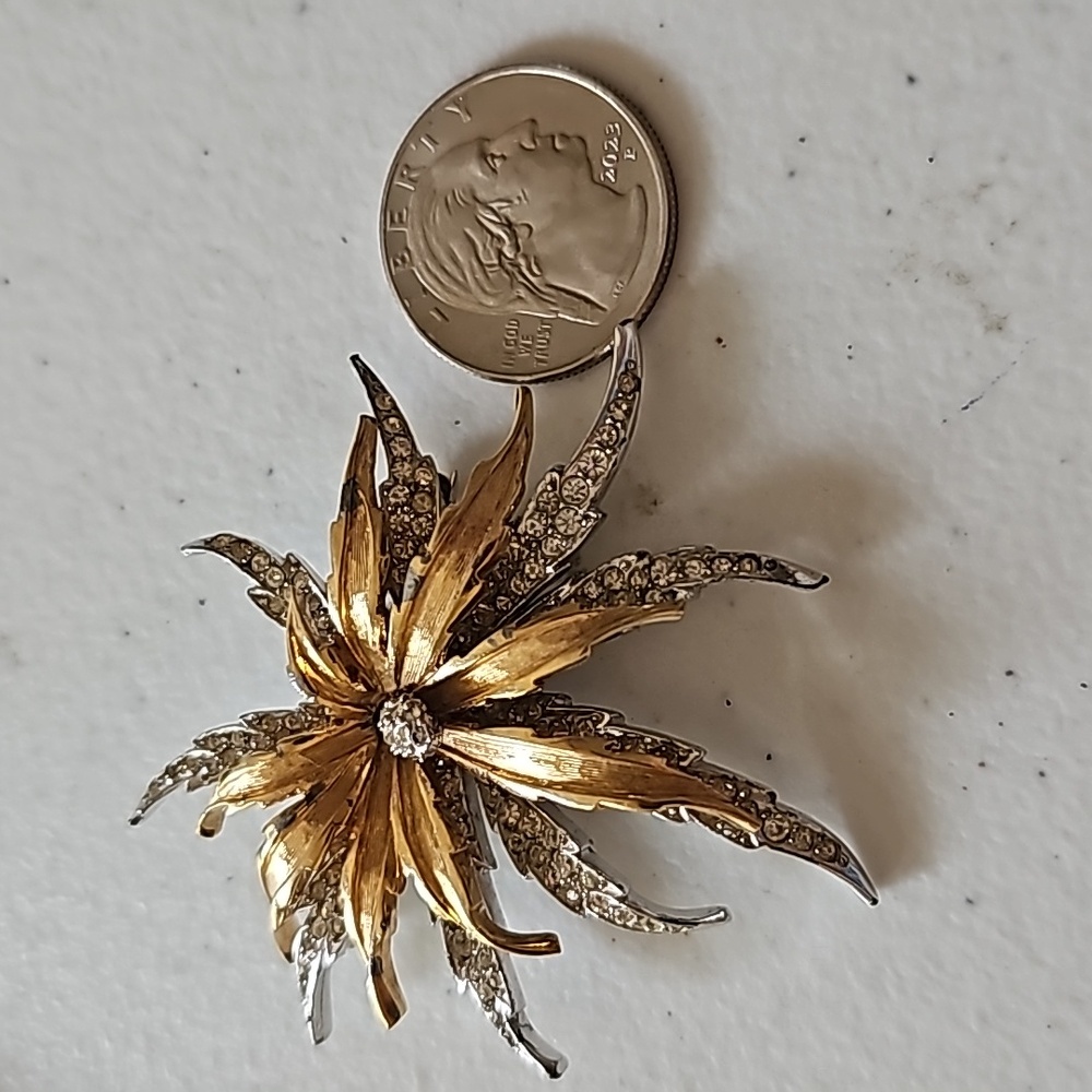 BOUCHER pin or Brooch  Flower shape